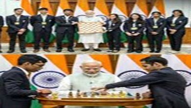 Pm narendra modi enjoys chess