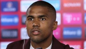 Douglas costa