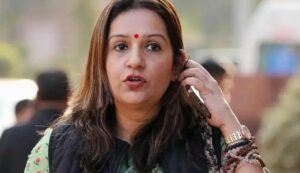 Shiv sena ubt mp priyanka chaturvedi