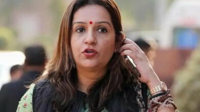 Shiv sena ubt mp priyanka chaturvedi